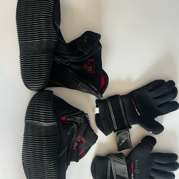 Aqua Lung Black Dive Boots and 2 PAIRSGloves Set - Picture 3 of 10